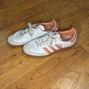 EUC Adidas Sambas